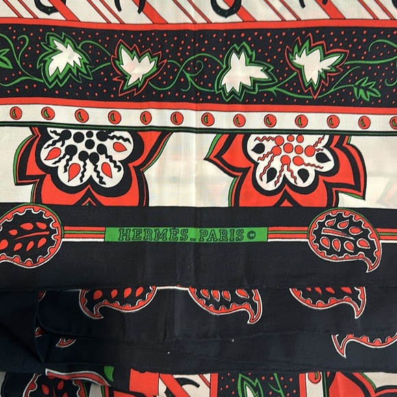 Hermes Scarf/Shawl Vintage GM Treille Muscadet Cashmere and Silk Cecile Cabanis - Picture 1 of 4
